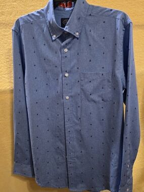 St Jon's Bay Youth Men's Blue Button-Down Shirt with Subtle Print Size Small